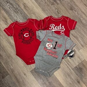 Cincinnati Reds 3pc set MBL 12 month onesies new